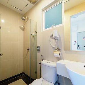 Double Room Complimentary & Scheduled Shuttle Service